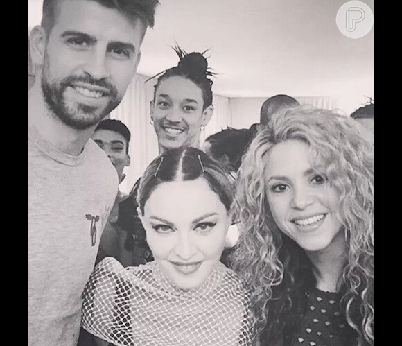 Madonna recebeu Shakira e Gerard Piqué nos bastidores de seu show em Barcelona, na Espanha, na última quarta-feira (25). 'Tão legal ter Shakira e Piqué em meu show noite passada! Amo você, Barcelona', publicou a loira no seu Instagram
