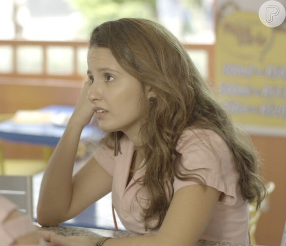 Novela 'Malhação': Filipe (Francisco Vitti) perde o celular e Nanda (Amanda de Godoi) se preocupa com a mensagem íntima que enviou para o namorado
