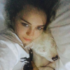 Alguns seguidores defenderam o ato de Miley Cyrus: 'Sinal de que o cachorro a ama'