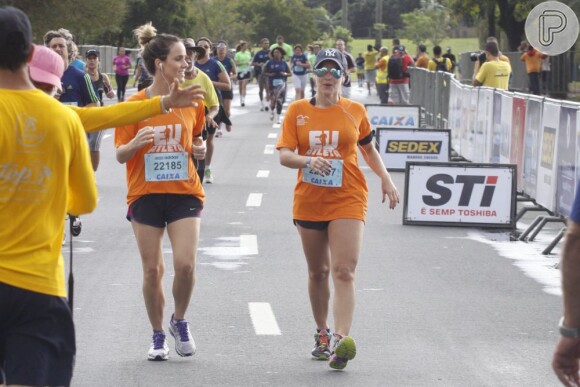 Feranda Pontes e Monique Alfradique correm na 18ª edição da Meia Maratona Internacional do Rio de Janeiro no 'Pelotão Eu Atleta'