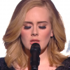 Adele elogiou Britney, chamando-a de "rainha", após quebrar o recorde da americana