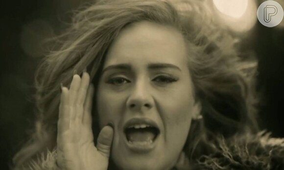 A canção "Hello", de Adele, foi escolhida por Britney para uma coreografia de balé clássico
