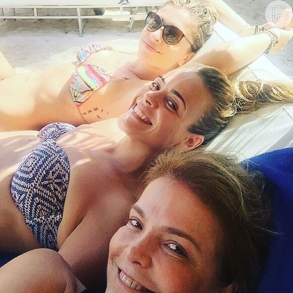 Grazi Massafera também aproveitou alguns dias no Caribe com as amigas, a atriz Juliana Silveira e a empresária Márcia Marbá