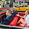 A estrela pop chegou a bordo de um carro conversível ao estúdio do programa 'Good Morning America' e parou a Times Square, um dos principais pontos turísticos de Nova York