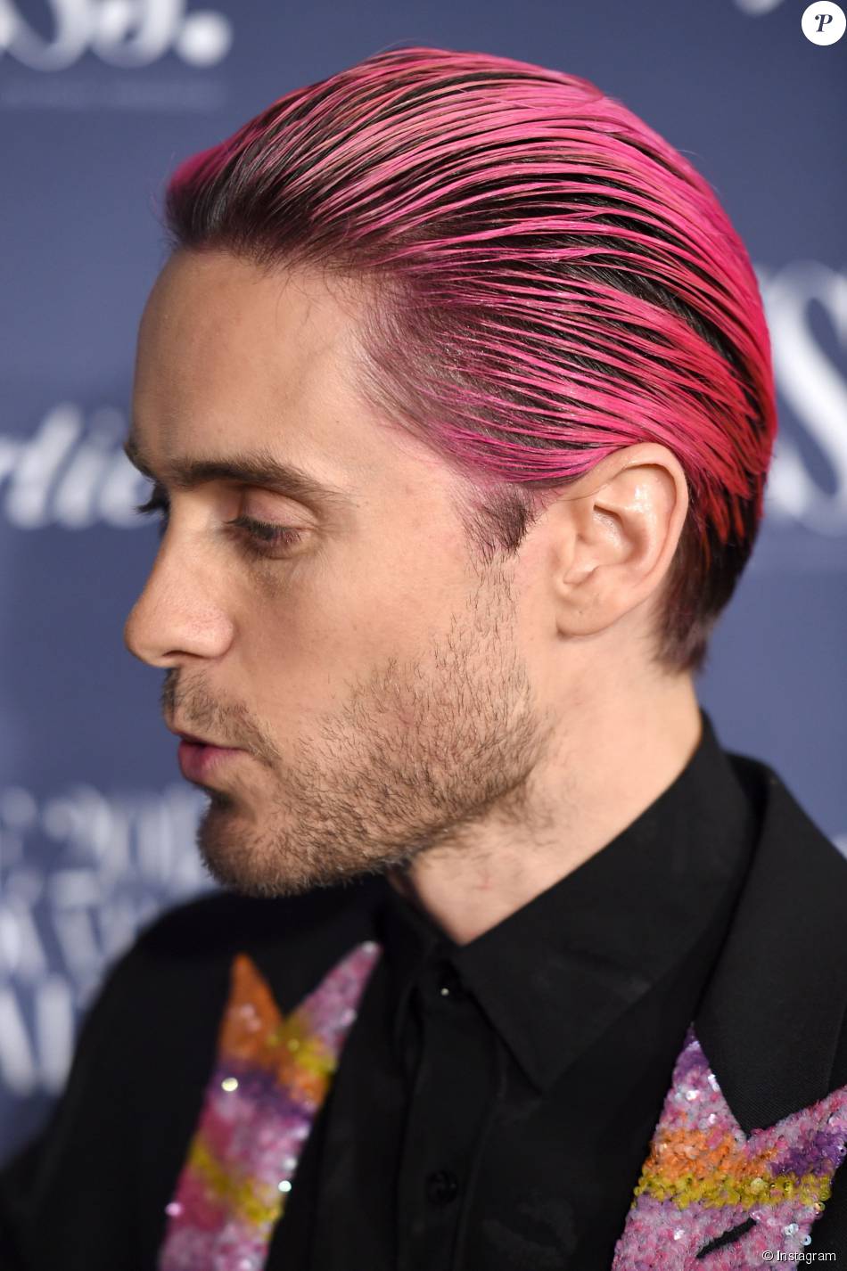 Jared Leto usa atualmente os cabelos rosa - Purepeople