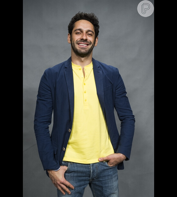 Quem ficou com o papel foi João Baldasserini, que se destacou na minissérie 'Felizes para Sempre?', e fez uma participação especial nos primeiros capítulos de 'A Regra do Jogo'