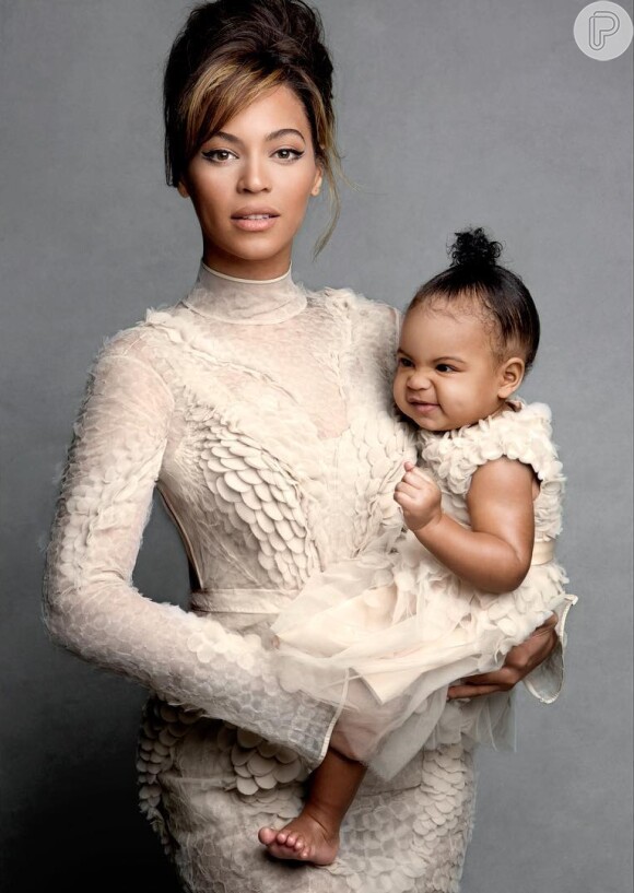 A foto de Beyoncé com a filha, Blue Ivy, no colo também recebeu 2,3 milhões de curtidas no Instagram e ficou em 6º lugar