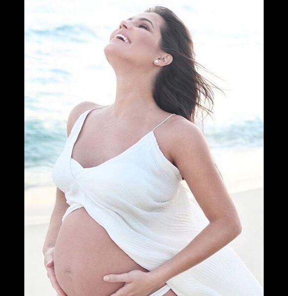 Deborah está grávida de uma menina, que irá se chamar Maria Flor. A criança é fruto do relacionamento da atriz com o modelo Hugo Moura