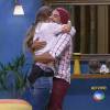 Rayanne Morais chorou abraçada a Douglas Sampaio após o ator sair vitorioso de sua primeira Roça, em 'A Fazenda 8', nesta quinta-feira, 3 de dezembro de 2015