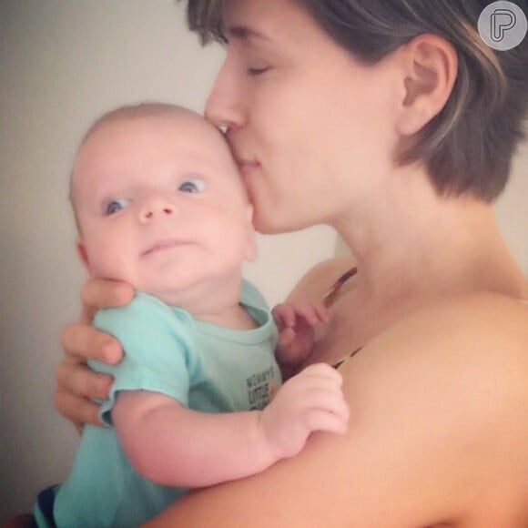 A atriz Daniela Galli se tornou mamãe com o nascimento de Gabriel, em 8 de abril de 2015