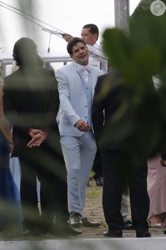 Daniel de Oliveira usou terno Ricardo Almeida no casamento