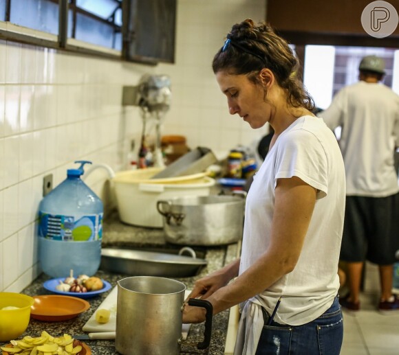 A chef de cozinha Paola Carosella, jurada do programa MasterChef Brasil, participou neste domingo (6), da Virada Ocupação