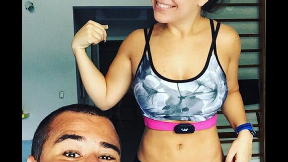 Fernanda Souza impressiona fãs com barriga sequinha em foto no treino