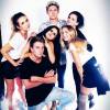 Niall postou uma foto com Selena e outros amigos após a festa