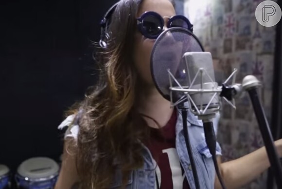 Anitta foi uma das cantoras a gravar o clipe 'O Amor Tá Aí'