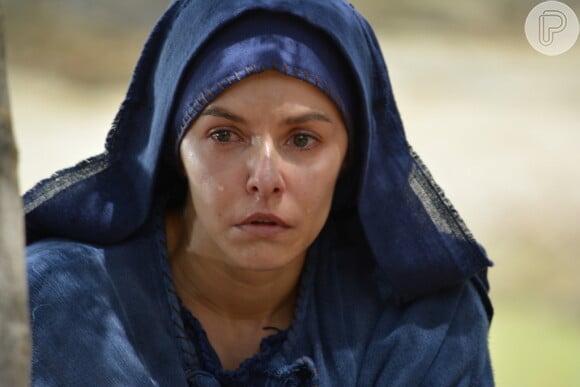 Bianca Rinaldi não segurou a emoção e foi às lágrimas durante as gravações do VTS promocionais da Paixão de Cristo, de Nova Jerusalém