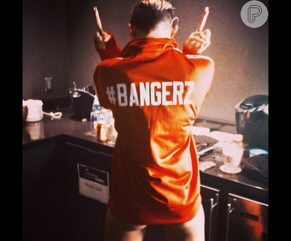 Miley Cyrus publica foto promocial de seu novo álbum, 'Bangerz', que será lançado no dia 8 de outubro