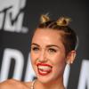 A cantora Miley Cyrus investiu em uma produção irreverente para o VMA 2013