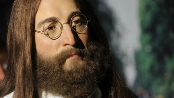 Jaqueta de John Lennon é arrematada por R$ 26 mil; veja outros leilões