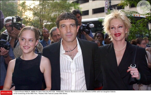 Há 18 anos, Dakota é enteada do ator e diretor Antonio Banderas