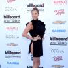 No Billboard Awards 2013, a canotra Ke$ha quase mostrou demais ao abusar da fenda em um vestido curto