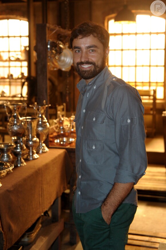 Ricardo Pereira vai falar com sotaque português em 'Joia Rara'. O ator conversou com o jornal 'Extra', em 4 de setembro de 2013