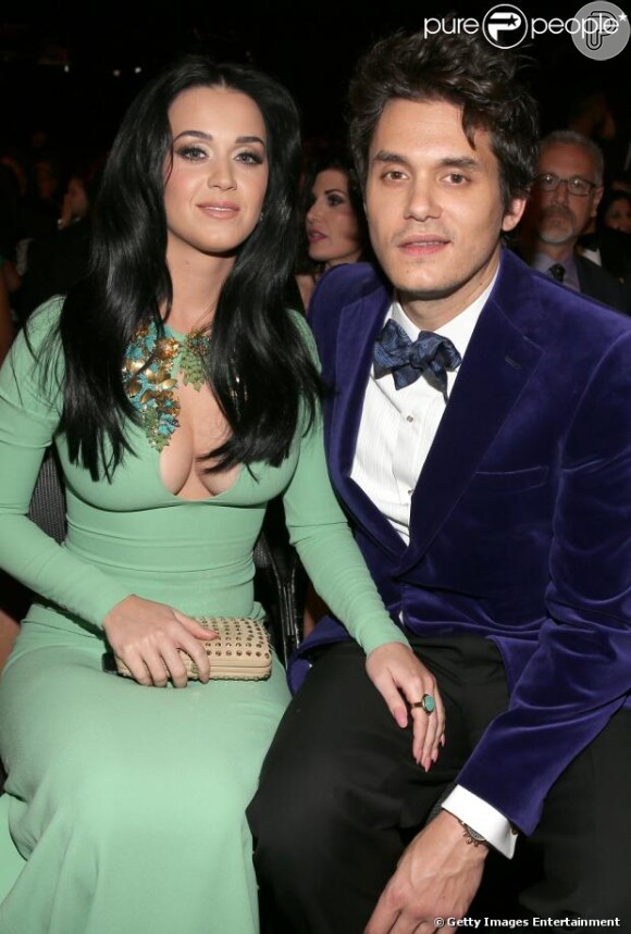 Katy Perry namora John Mayer. Segundo a revista britânica 'Grazia', a cantora teria recusado o pedido de casamento do cantor