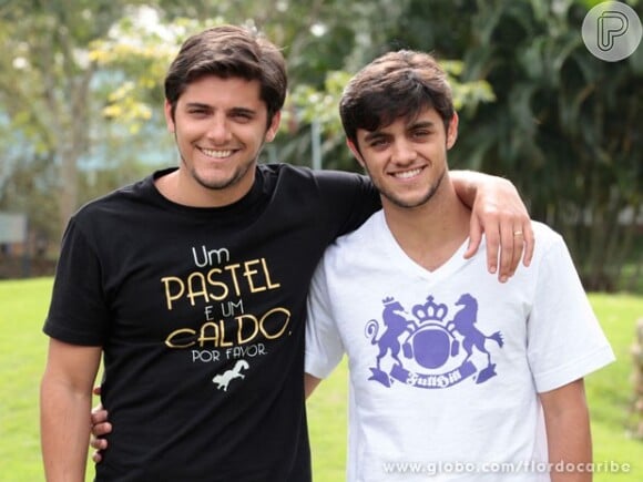 Felipe Simas grava 'Flor do Caribe' com o irmão Bruno Gissoni, em 5 de setembro de 2013