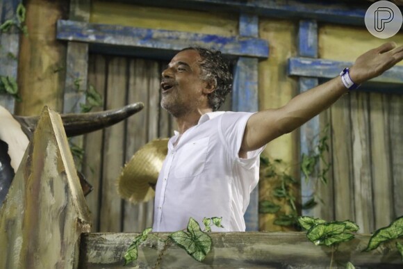 Angelo Antonio, que se destacou no filme como pai de Zezé Di Camargo e Luciano, estava animado na Marquês de Sapucaí