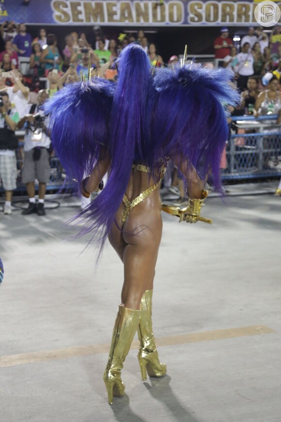 Carnaval 2016: Sabrina Sato brilhou como rainha de bateria da Unidos de Vila Isabel, em 8 de fevereiro de 2016