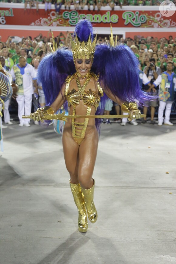 Carnaval 2016: Sabrina Sato brilhou como rainha de bateria da Unidos de Vila Isabel, em 8 de fevereiro de 2016