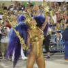 Carnaval 2016: Sabrina Satousou uma fantasia de guerreira com armadura no tom dourado, metalizado e bem cavado para desfilar na escola de samba Unidos de Vila Isabel