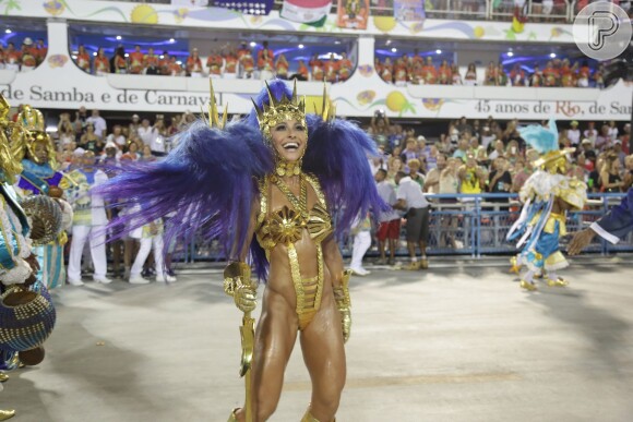Carnaval 2016: Sabrina Sato brilhou como rainha de bateria da Unidos de Vila Isabel, em 8 de fevereiro de 2016