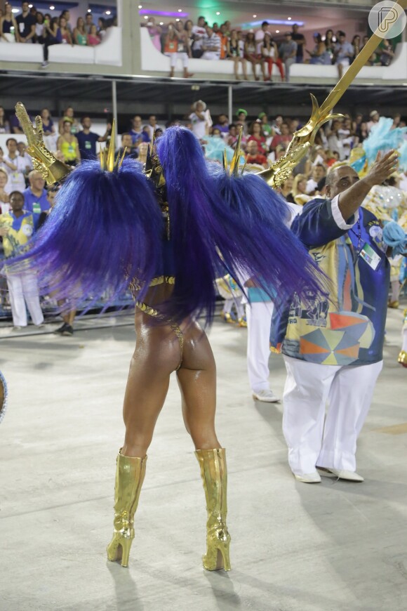 Carnaval 2016: Sabrina Sato brilhou como rainha de bateria da Unidos de Vila Isabel, em 8 de fevereiro de 2016