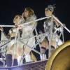 Carnaval 2016: Zilu desfilou ao lado das filhas em carro alegórico da Imperatriz