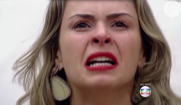 Ana Paula teve crise de choro ao saber que não foi eliminada do 'BBB16', nesta terça-feira, 9 de fevereiro de 2016