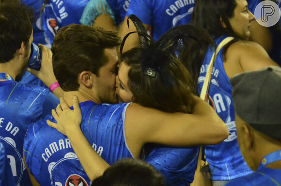 Monica Iozzi e Klebber Toledo foram clicados se beijando durante o Carnaval do Rio