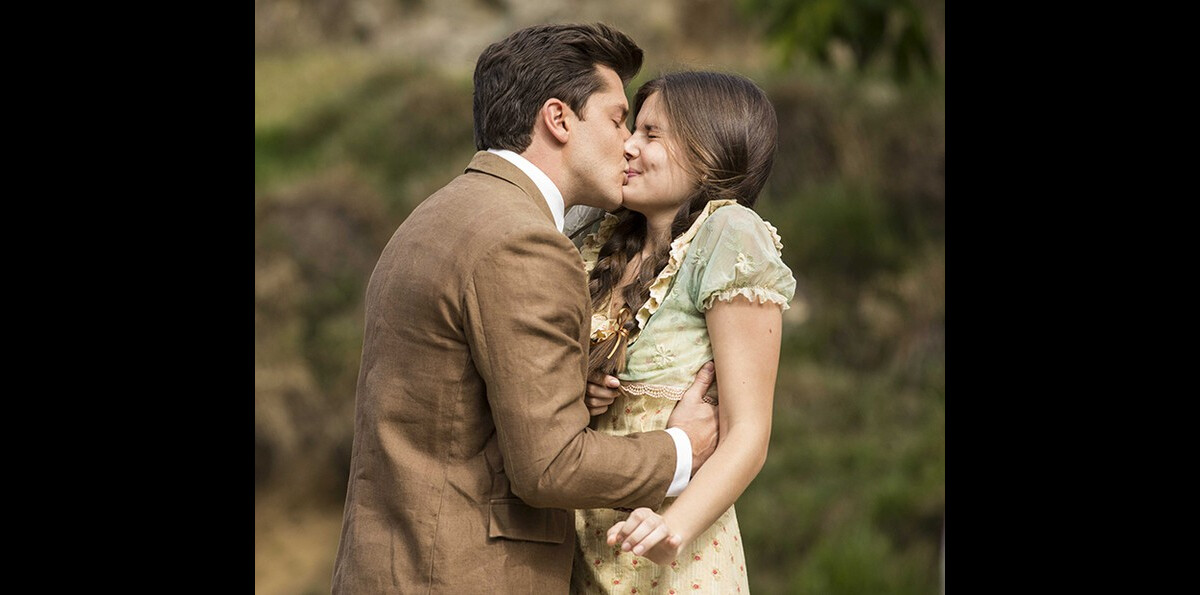 Foto Mafalda Camila Queiroz Est Apaixonada Por Romeu Klebber Toledo Na Novela Ta Mundo