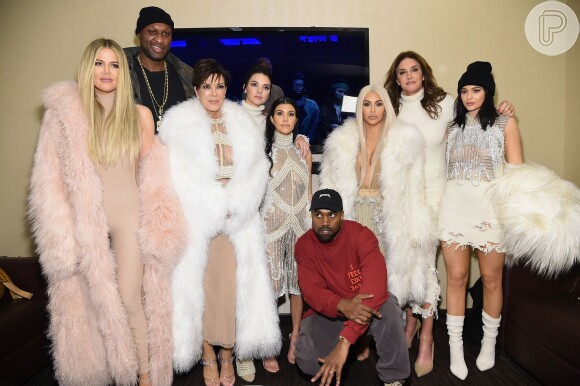 A família Kardashian marcou presença no desfile de Kanye West, marido de Kim Kardashian, que foi a estrela do evento que aconteceu no Madison Square Garden, na quinta-feira, 11 de fevereiro de 2016