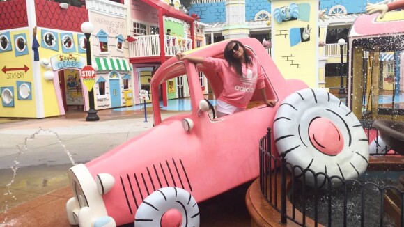 Anitta troca viagem de graça para a Disney com 14 pessoas por divulgação na web