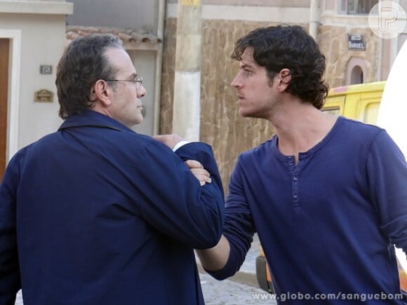 Wilson (Marco Ricca) fica sabendo que Bento (Marco Pigossi), com quem sempre brigou, é seu filho, em 'Sangue Bom', em setembro de 2013