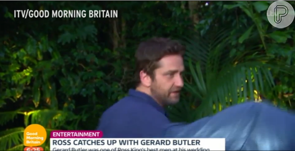 Gerard Butler deu um gancho de direita no jornalista, mas afirmou que foi em nome da diversão