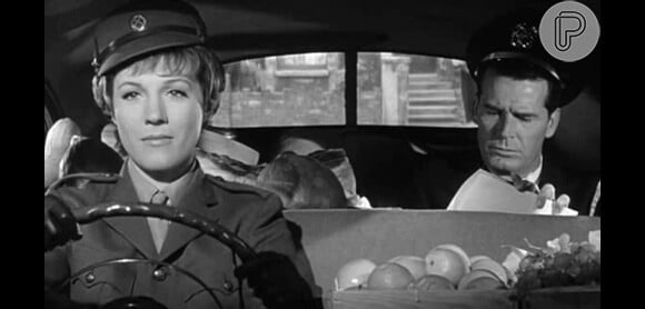 Julie Andrews interpretou a oficial inglesa Emily Barham, em 'Não podes comprar o meu amor' (1964)