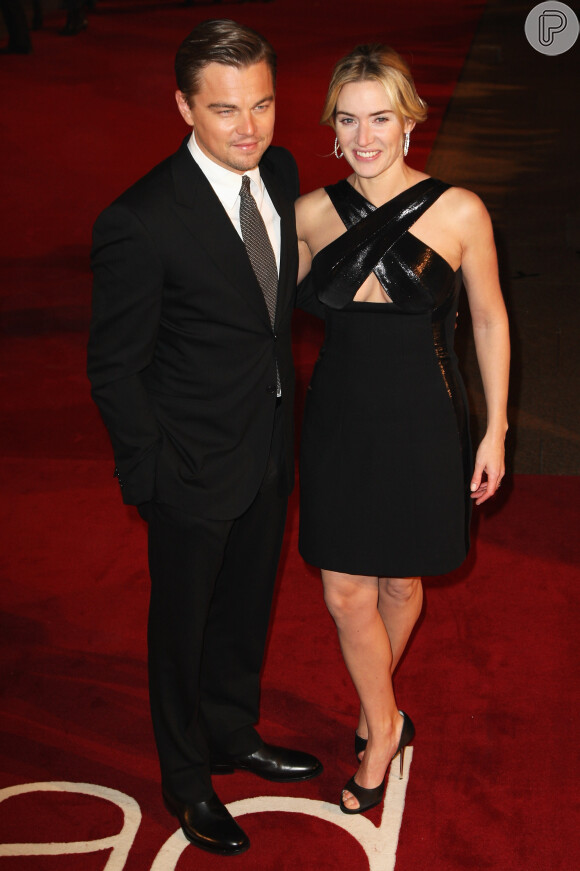 Kate e Leonardo Di Caprio se tornaram grandes amigos após a produção de 'Titanic' e, 1997, o ator acompanhou Kate em seu terceiro casamento