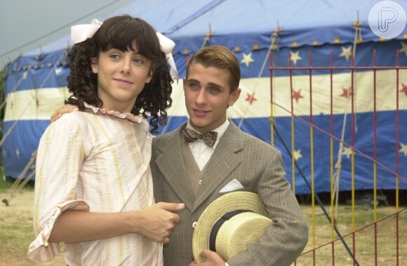 O ator surpreendeu ao aparecer em cena vestido de menina e de maria chiquinha em cenas da novela 'Chocolate com Pimenta'