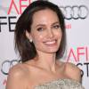Angelina Jolie estaria internada e lutando pela vida