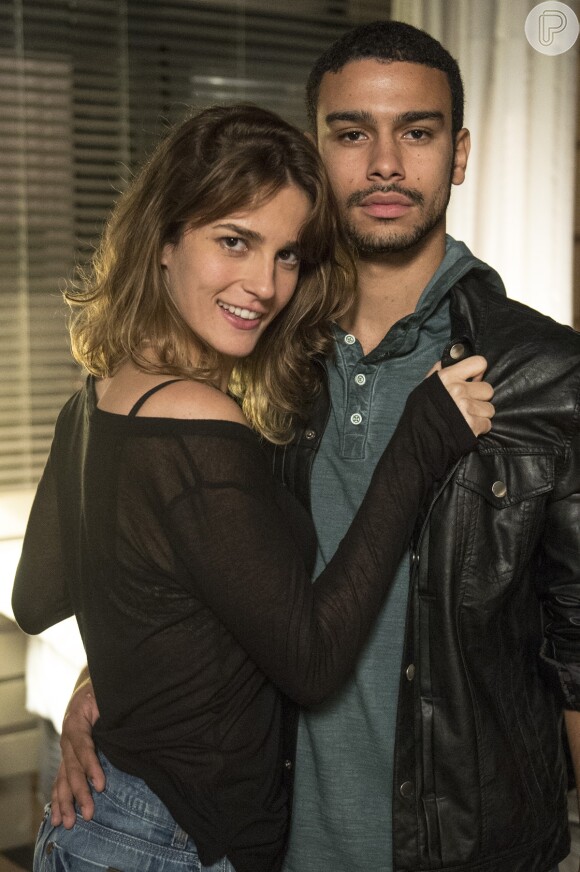 Sofia (Priscila Steinman) arma uma nova tentativa de assassinato de Eliza (Marina Ruy Barbosa) com Jacaré (Sérgio Malheiros), na novela 'Totalmente Demais', em abril de 2016