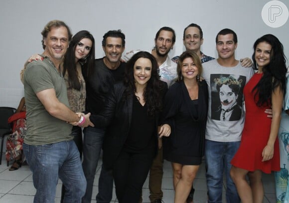 Ana Carolina se apresentou em uma casa de espetáculos na Barra da Tijuca, Zona Oeste do Rio, que contou com a presença de vários famosos