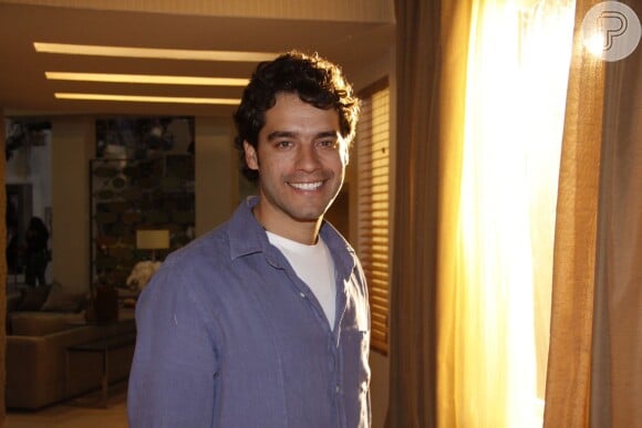 Guilherme Winter foi o Renato no remake da novela 'Ti Ti Ti' (2010)