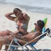 Lucas Lucco trocou beijos com a modelo Paula Monnerat na praia da Barra da Tijuca, Zona Oeste do Rio de Janeiro